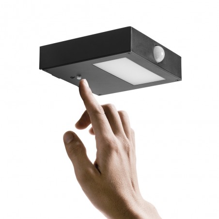 Aplique LED solar con sensor Tona (6W)