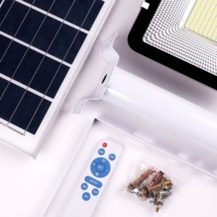 Farola LED Solar-Control Remoto- Dimable- Panel: 6V 200W Baterí­a: 3,2V 20000MaH