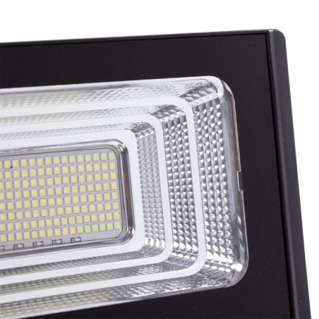 Panel proyector LED solar de 65 W y 6500 K: 6 V/8 W Batería: 3,2 V/5000 mAh Dimmable Mando a distancia