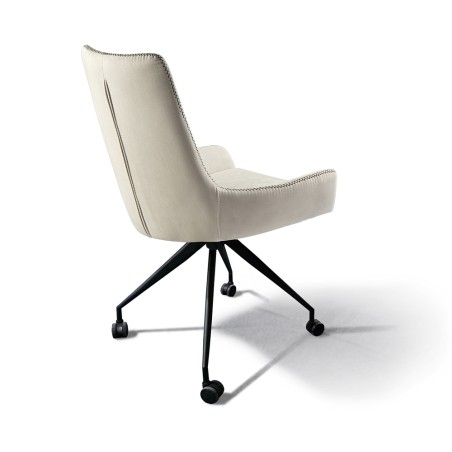 Silla con ruellas Diane