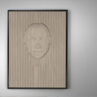 Bajorrelieve Beige Face...