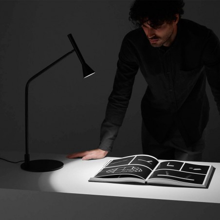 Lámpara de mesa LYB