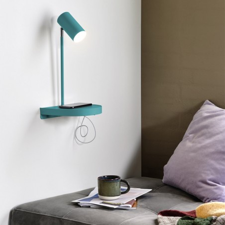 Aplique de pared con repisa y USB Cody