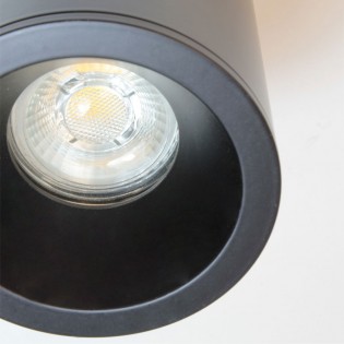 Foco de superficie para baños Lutar Negro