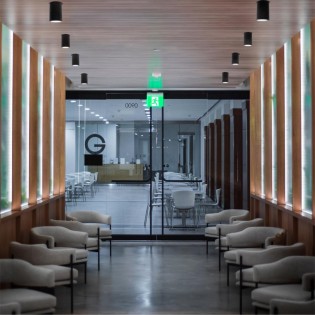 Foco de superficie para baños Lutar Negro